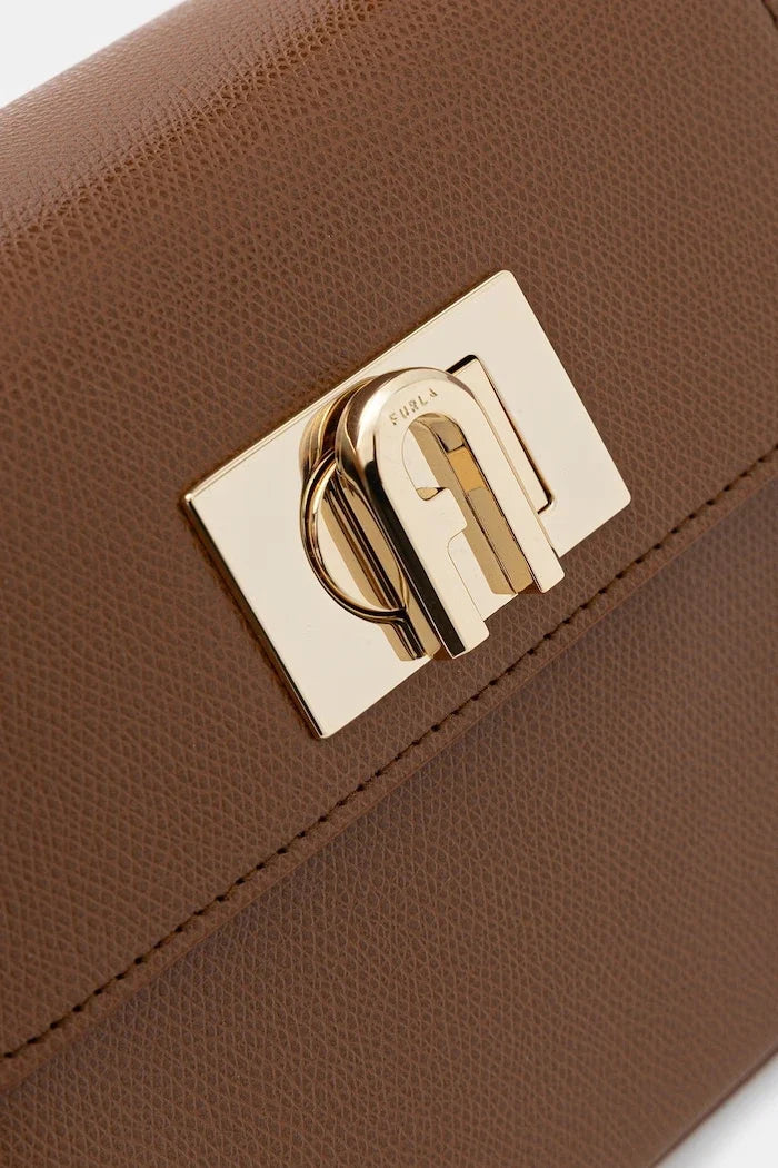Furla структурlü kadın deri yapılandırılmış çanta
