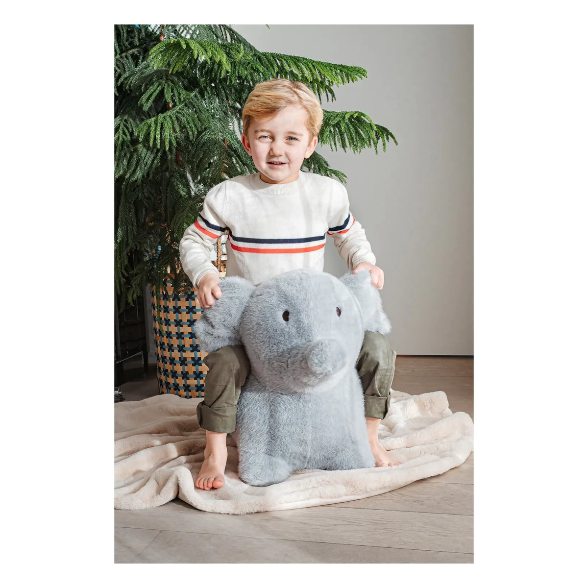 Wild & Soft - Hüpfender Elefant | Hellgrau