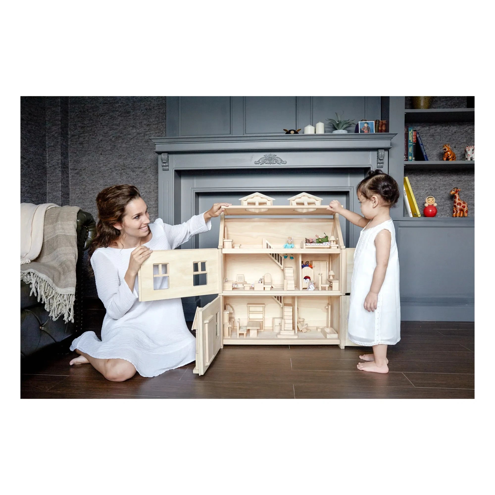 Plan Toys - Ahşap Viktorya Tarzı Bebek Evi