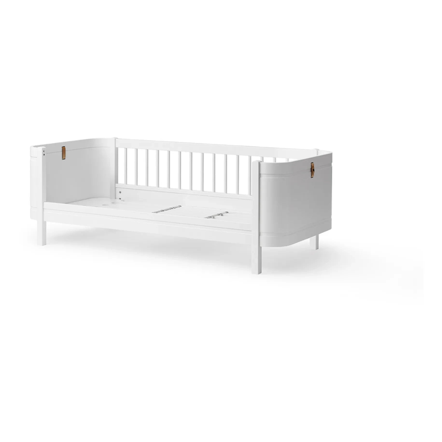 Oliver Furniture - Birch | White Mini+ Junior سرير