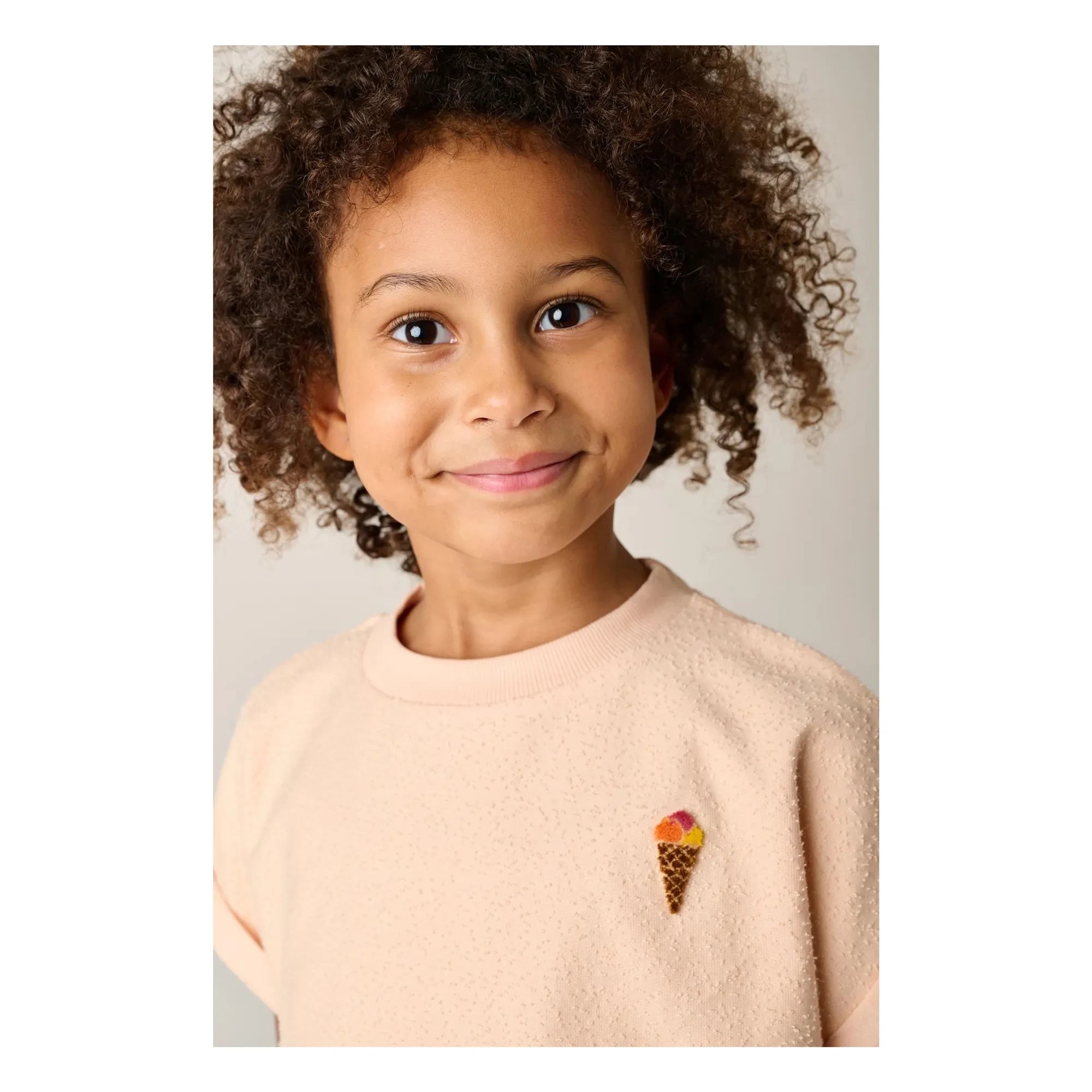 Tumble N'Dry – Kurzer Blumenstrauß T-Shirt aus Bio-Baumwolle | Pfirsich