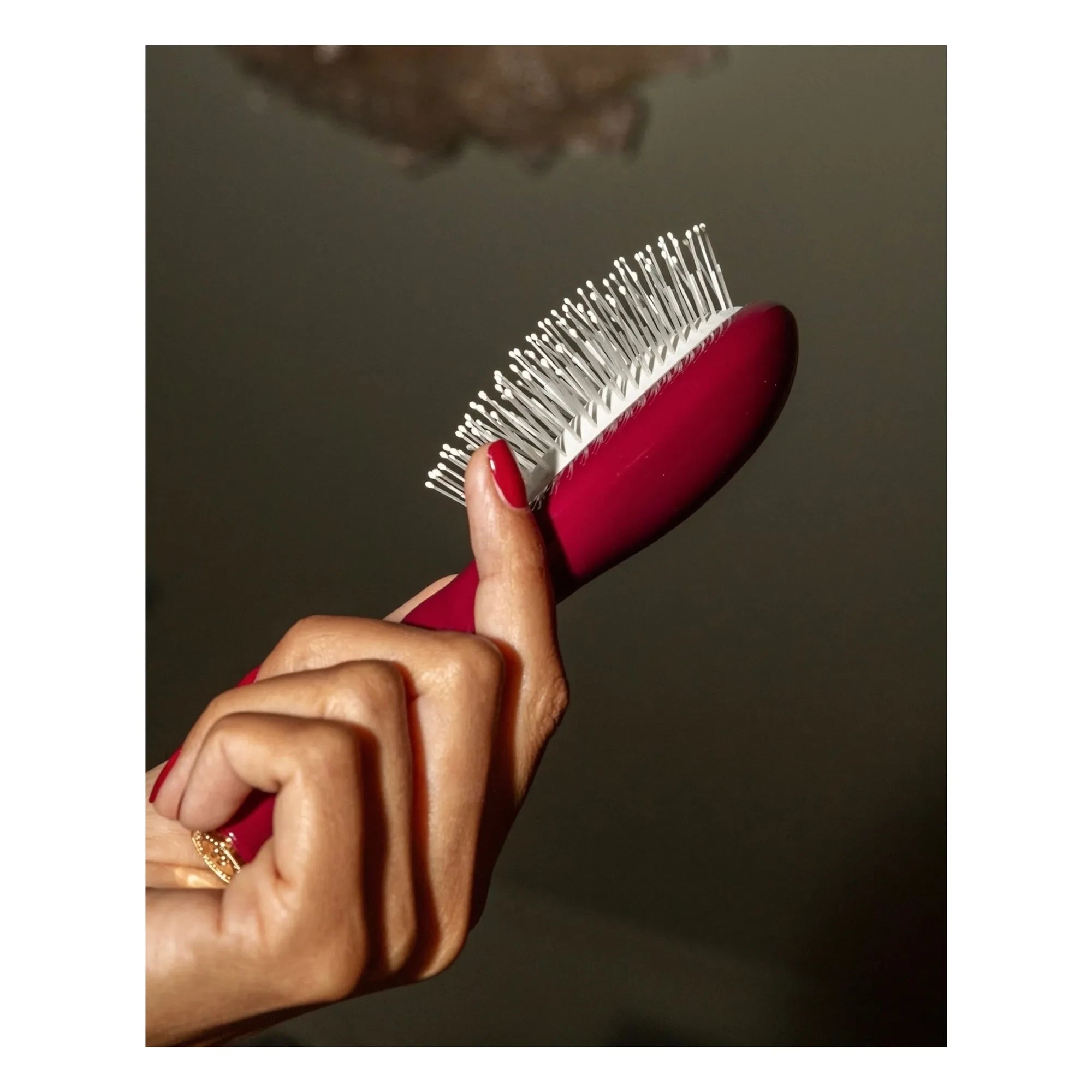 La Bonne Brosse - La Petite Brosse La Miracle No. 4 - Detangling and Revitalizing Brush | Cherry Red
