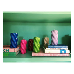 Anna + Nina - Kıvrımlı Bükümlü Mum - 15 cm | Mor