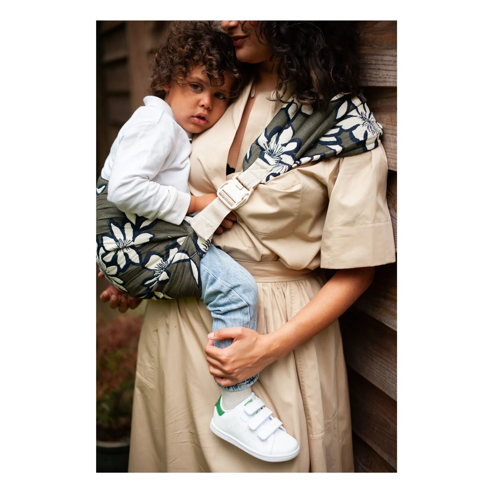 Mama Hangs - Babytrage Carry & Walk | Khaki