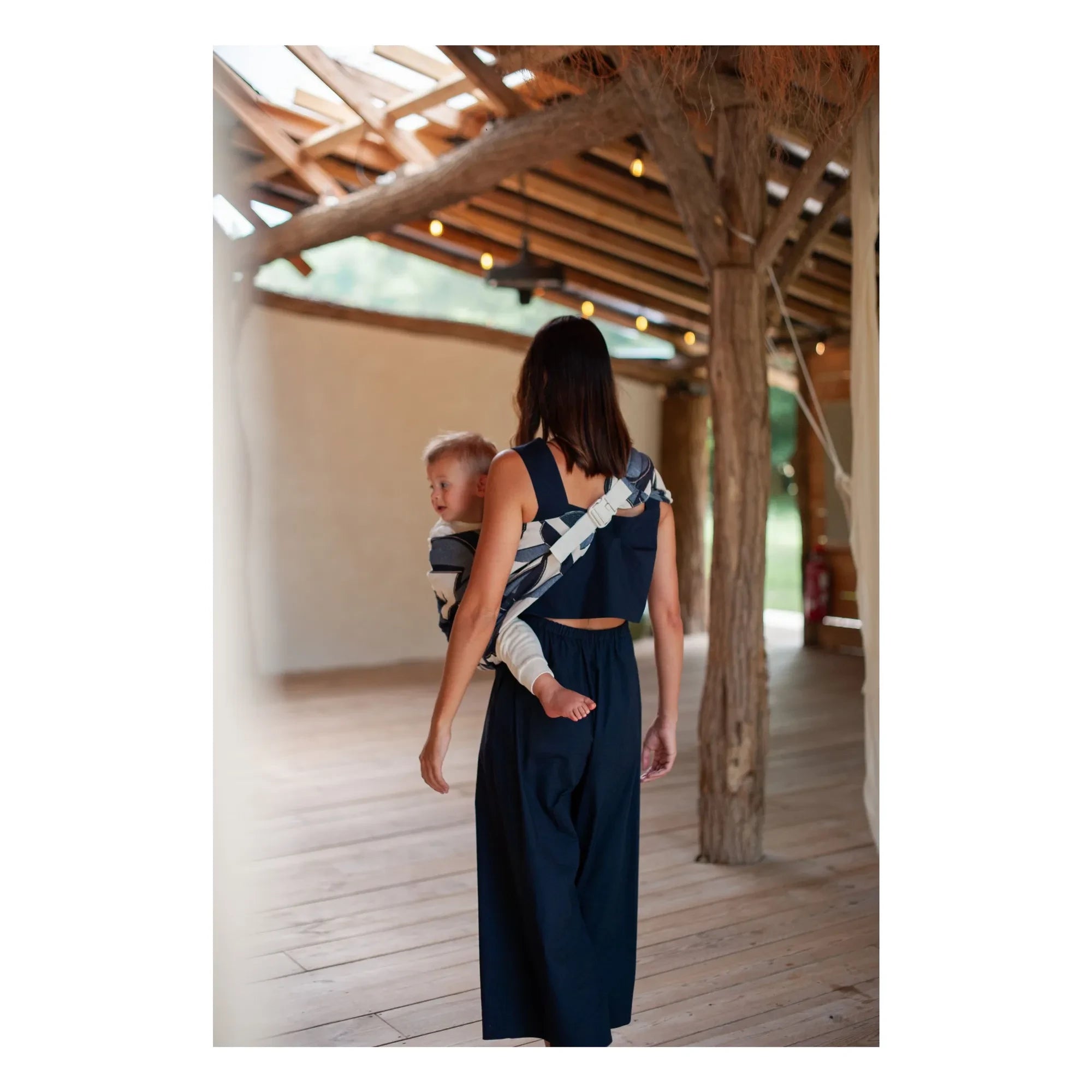 Mama Hangs - Carry & Walk bebek taşıyıcı | Indigo