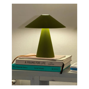 Manu Matters - Baby Jane masa lambası | Zeytin