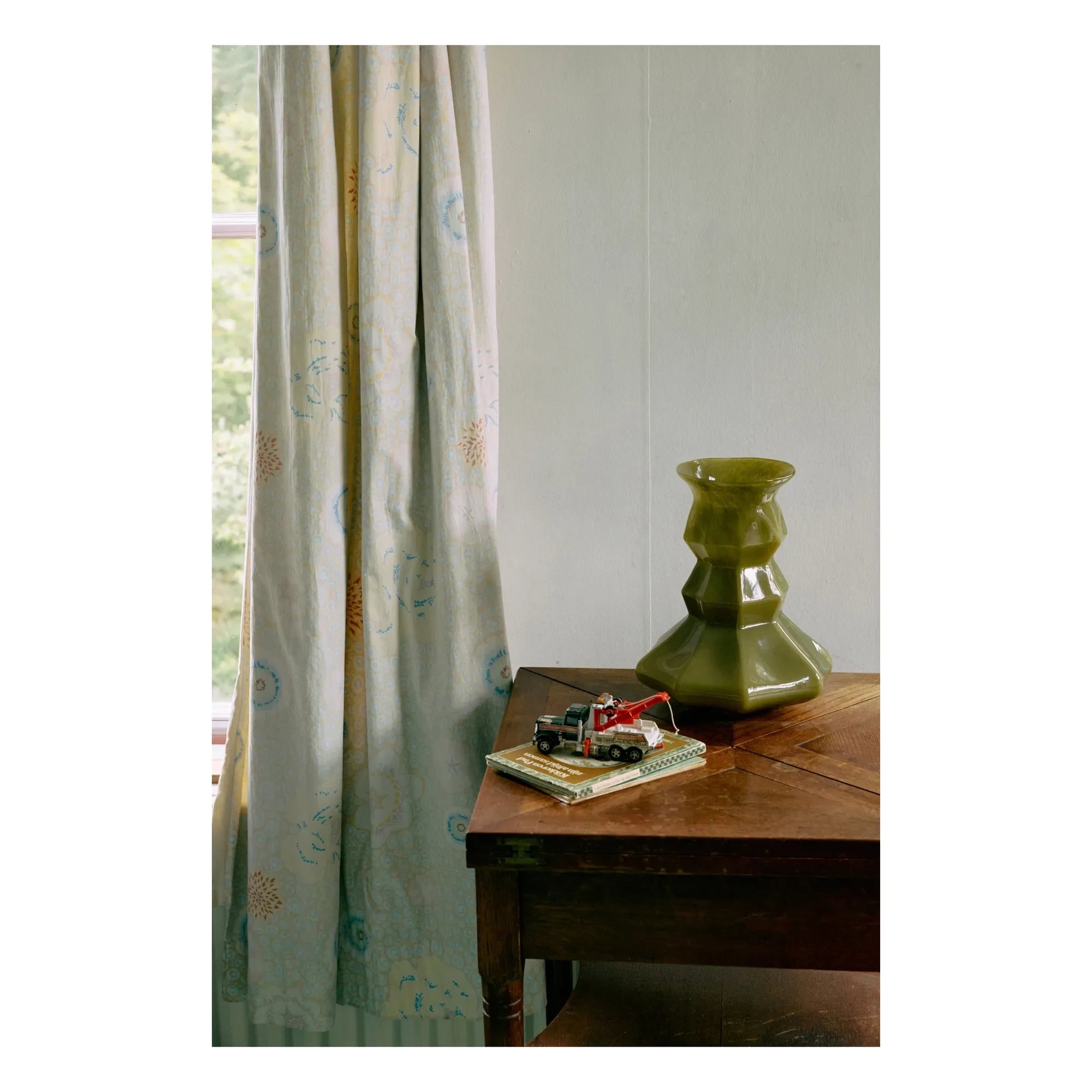 HKliving - Silhouette Glass Vase | Green