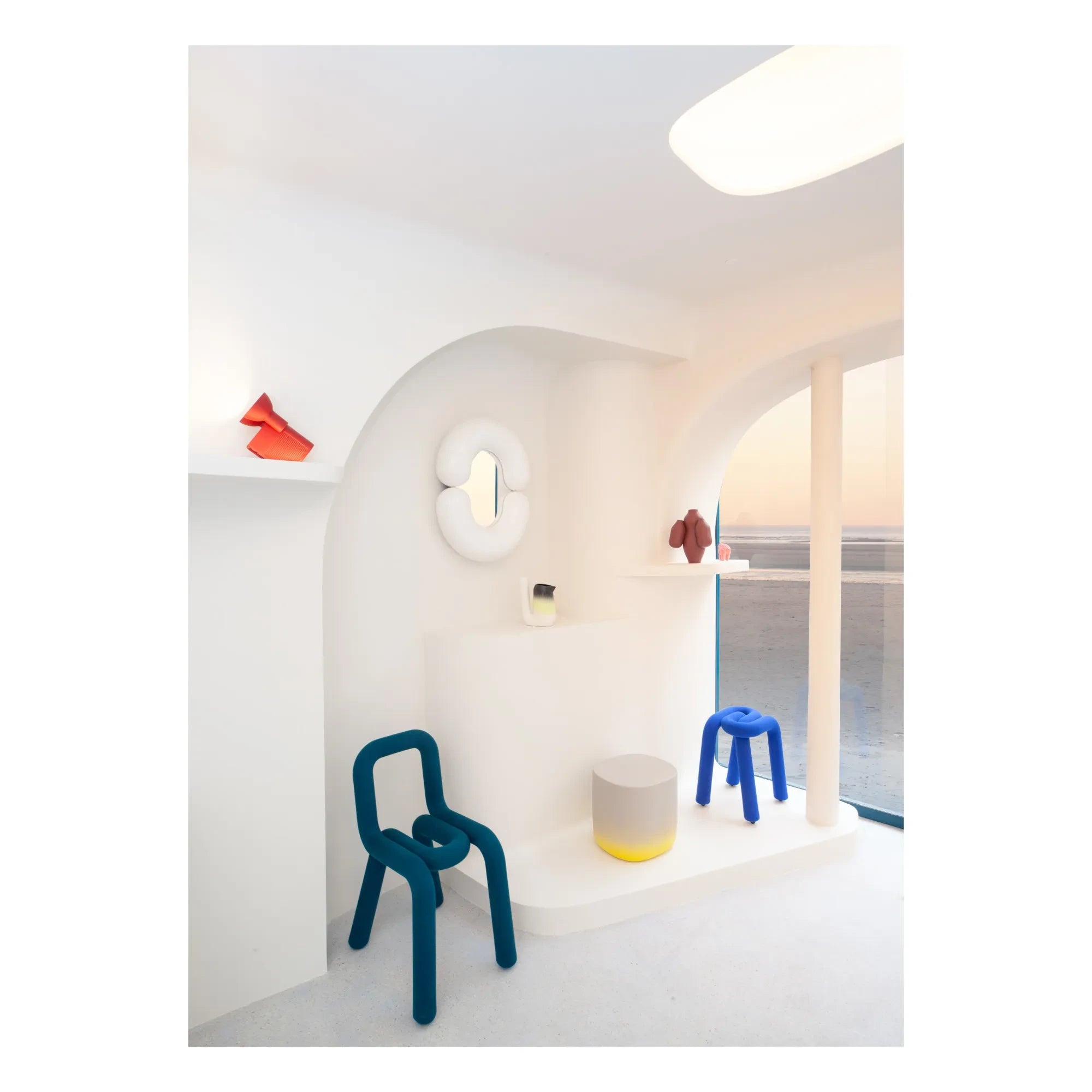 Moustache – Bold Hocker – Big Game | Electric Blue