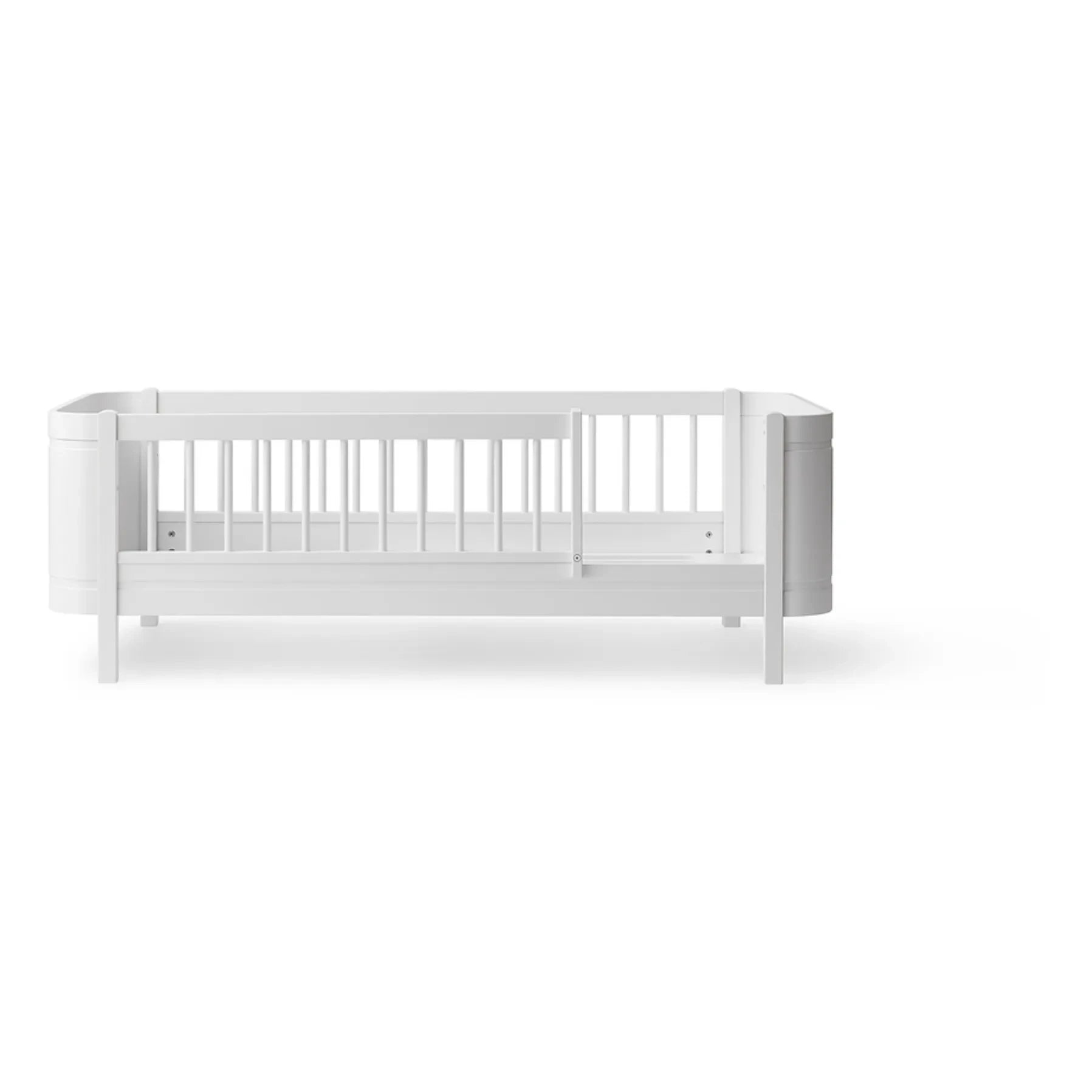 Oliver Furniture - Birch | White Mini+ Junior سرير