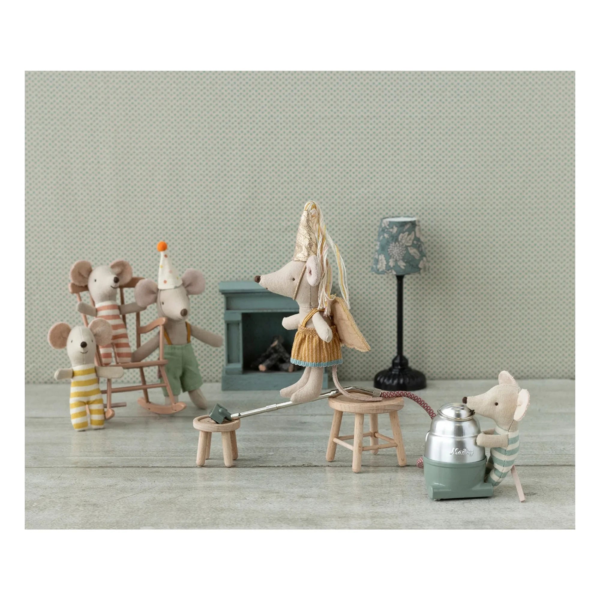 Maileg - Table and Stool Set