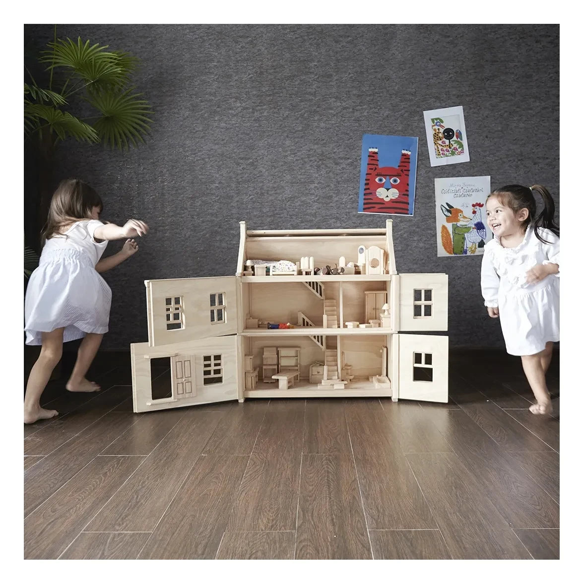 Plan Toys - Ahşap Viktorya Tarzı Bebek Evi