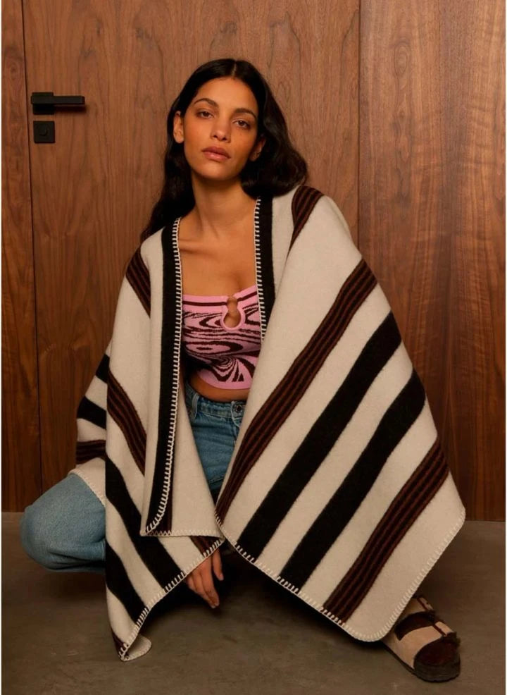 La Méricaine - Blackfeet Recycled Wool Cape | Ecru