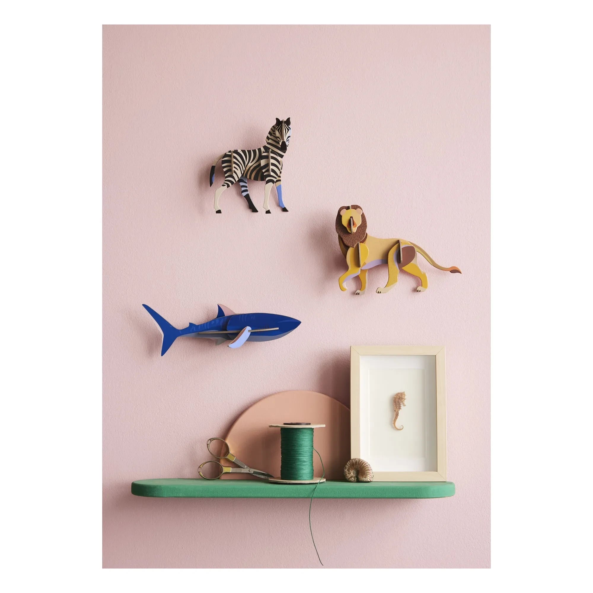Studio Roof - Wanddekoration Hai | Marineblau