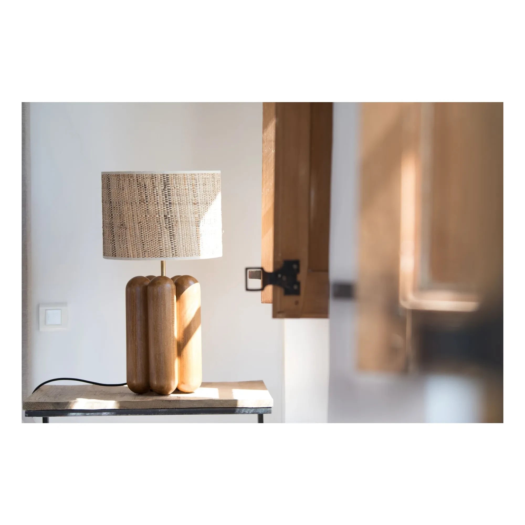 Cosin - Tischlampe Charlotte mit Bastschirm | Natur