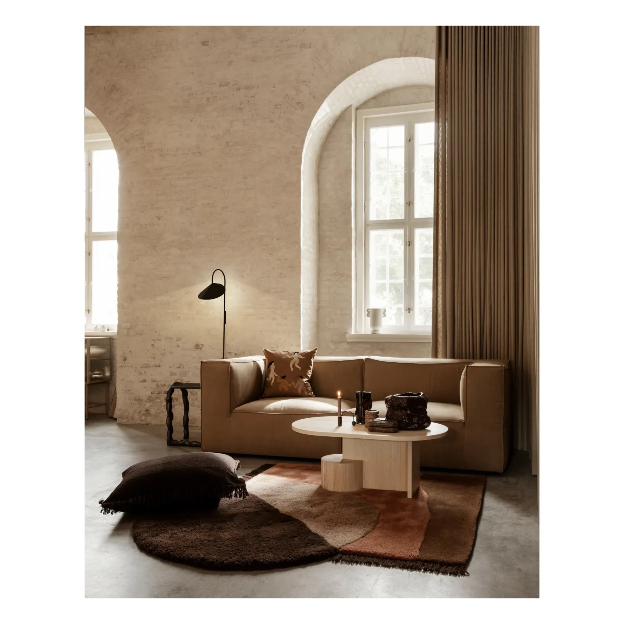 Ferm Living - Arum mermer zemin lambası | Siyah