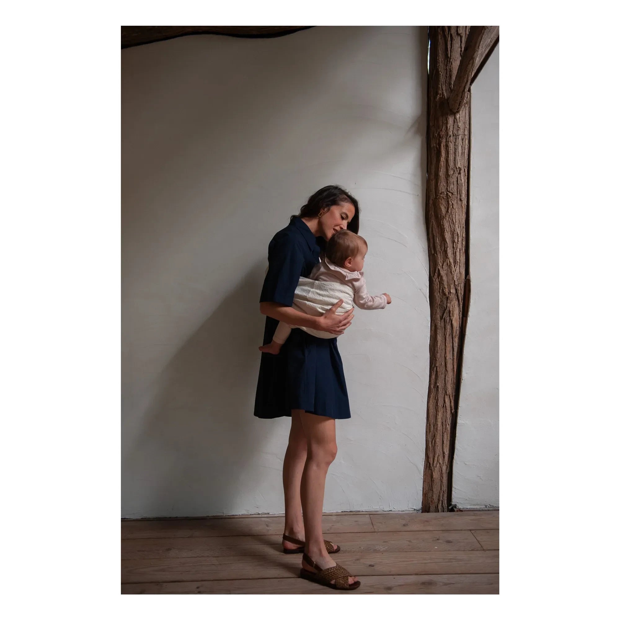 Mama Hangs - Babytrage Carry & Walk | Ecru