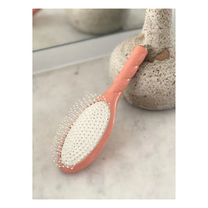 La Bonne Brosse - The Miracle No.4 Hairbrush - Detangling, Exfoliating, and Massaging | Coral