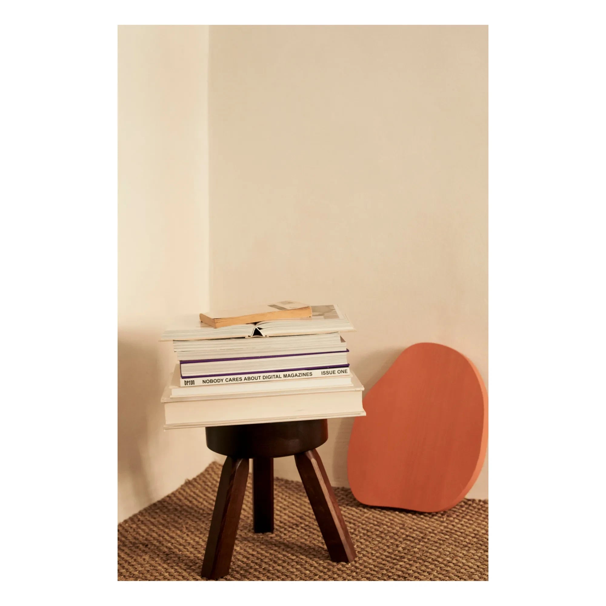 Frama - AML Kiefernhocker | Dunkles Holz