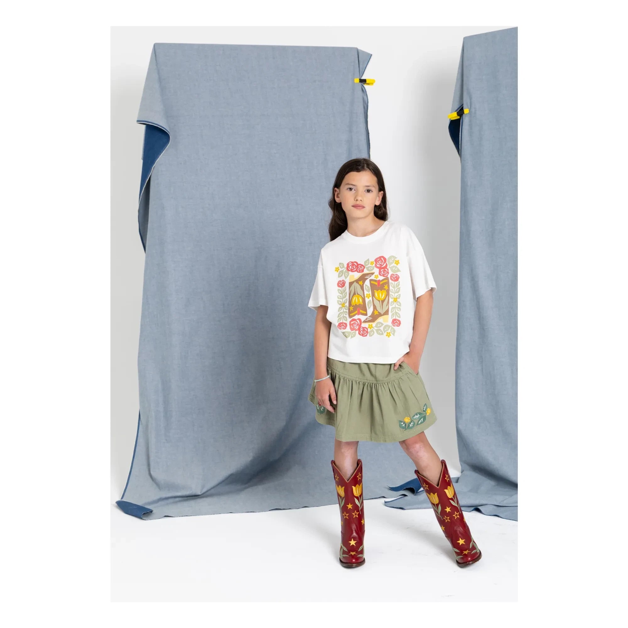 Hundred Pieces - Luna Boots Organik Pamuk Tişört | Beyaz
