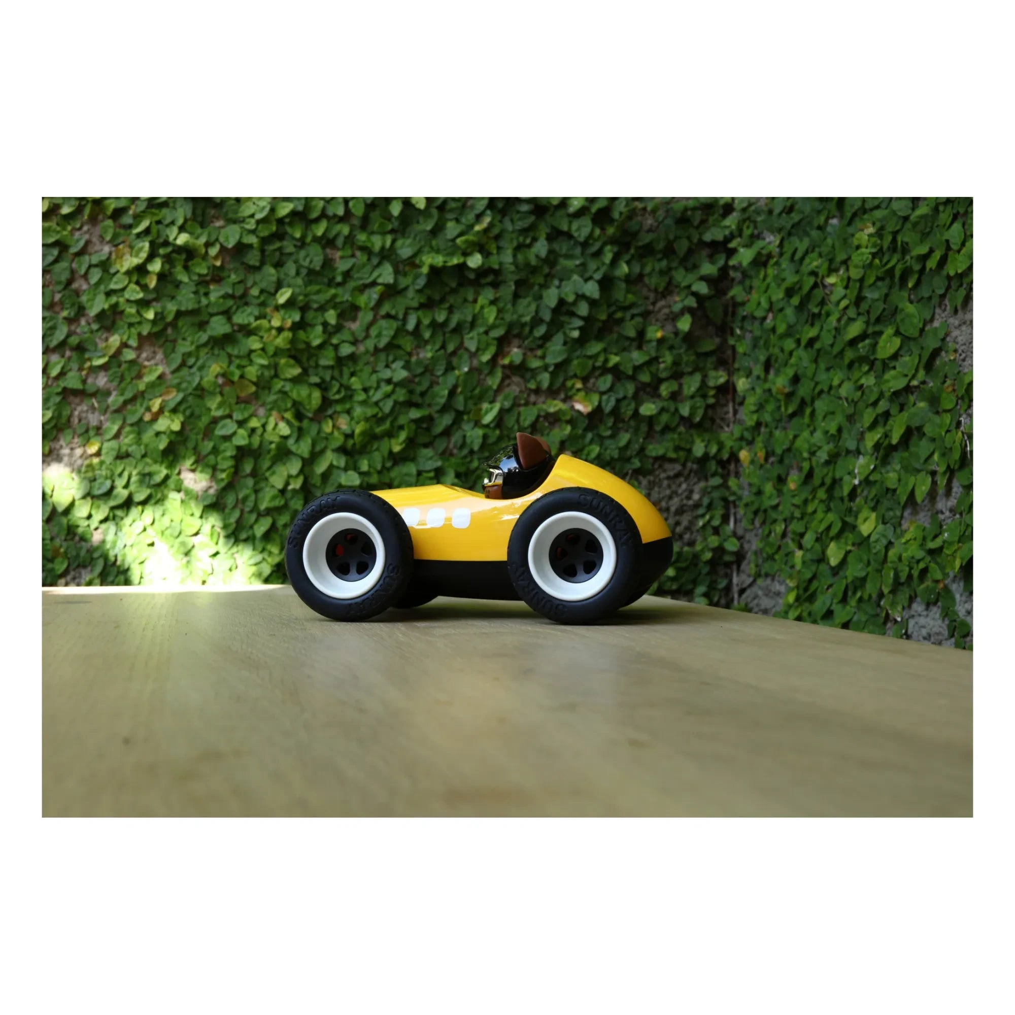 Playforever - Egg Karlos Auto | Gelb