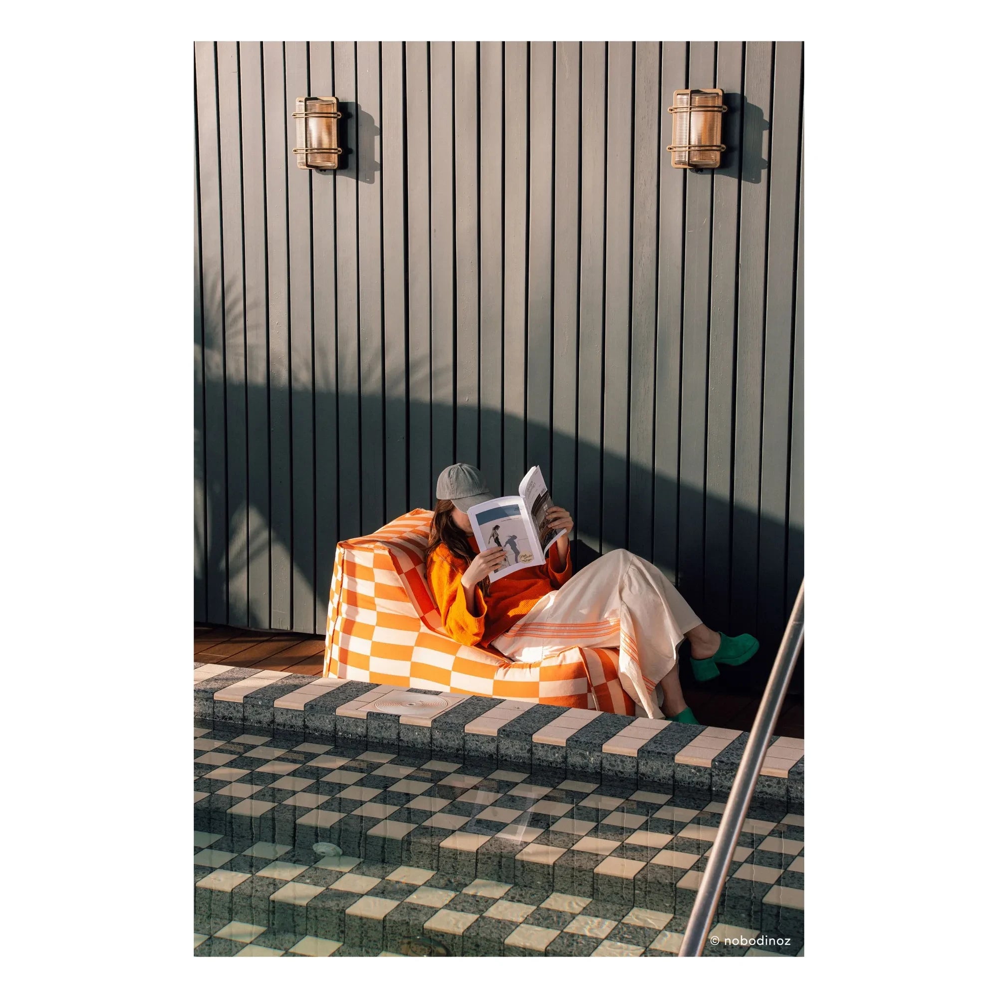 Nobodinoz - Matteo Tiles Outdoor-Langhocker | Orange