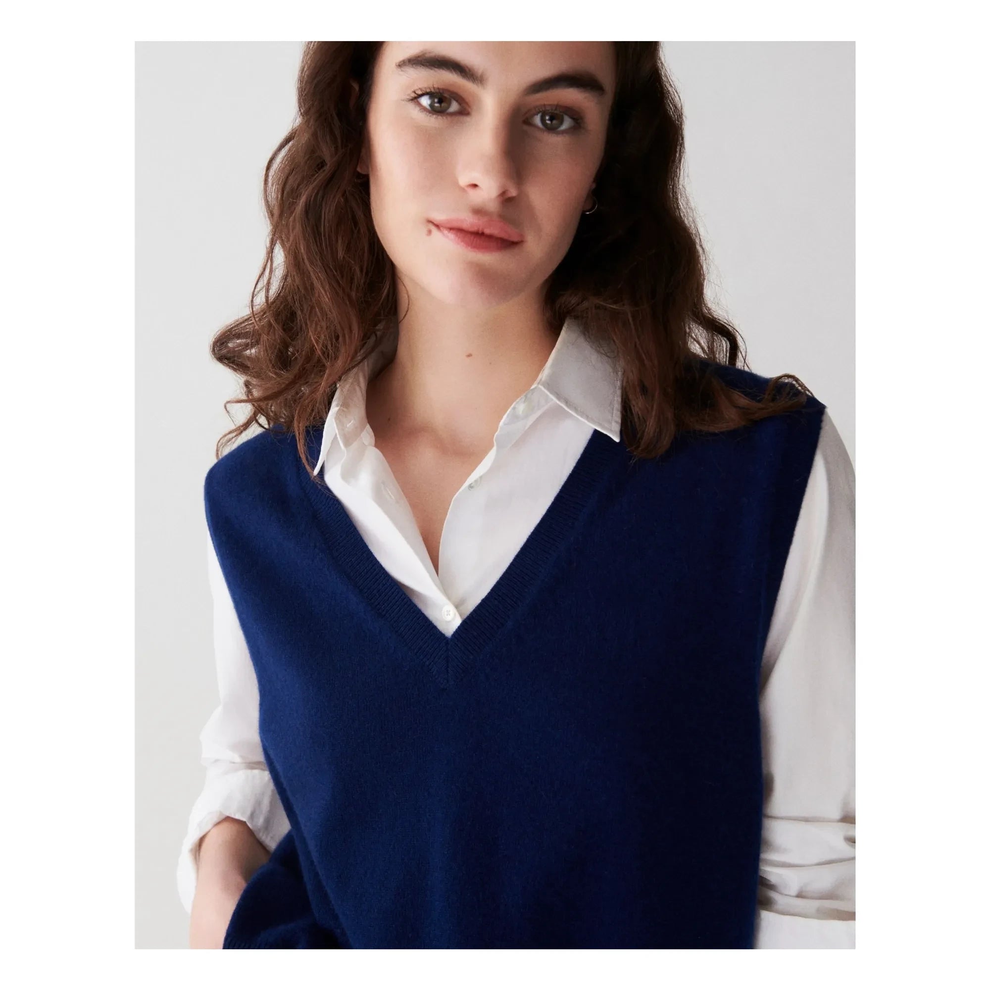 Bompard - V-Neck Sleeveless Cashmere Sweater | Navy