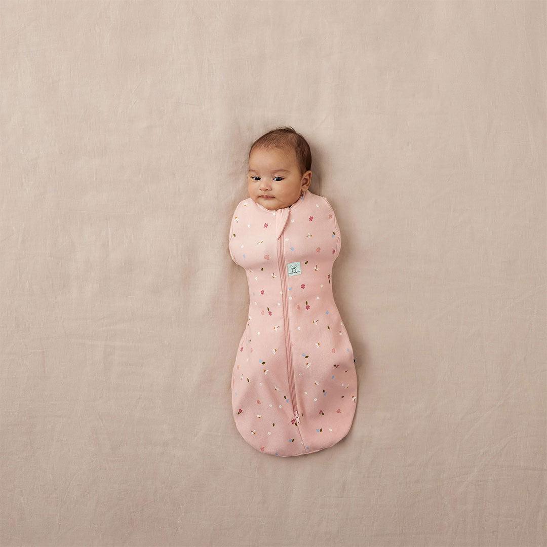 ergoPouch Organic All Year Cocoon Swaddle Sleeping Bag - 1 Tog - Daisies-Sleeping Bags- | Natural Baby Shower