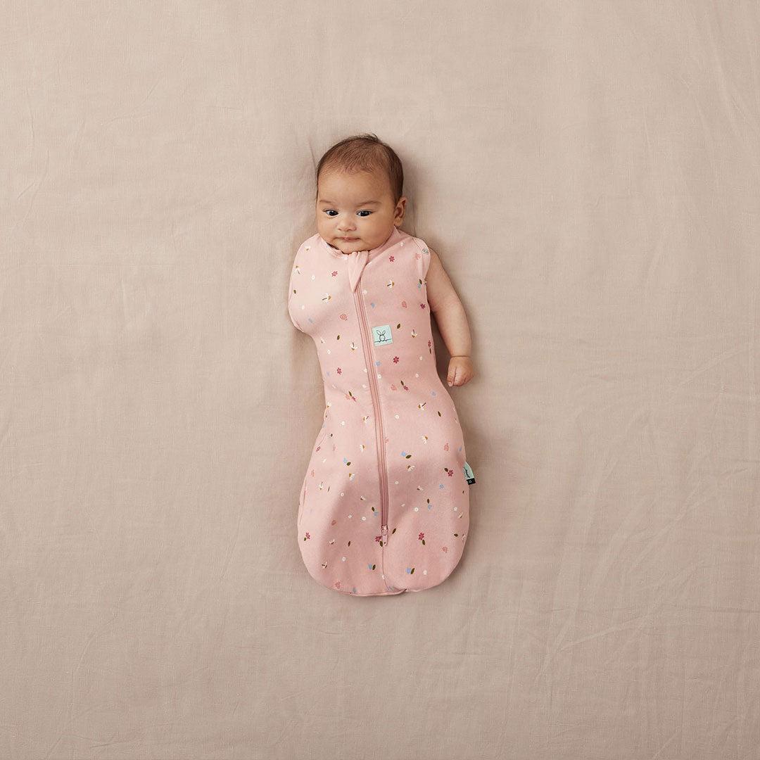 ergoPouch Organic All Year Cocoon Swaddle Sleeping Bag - 1 Tog - Daisies-Sleeping Bags- | Natural Baby Shower