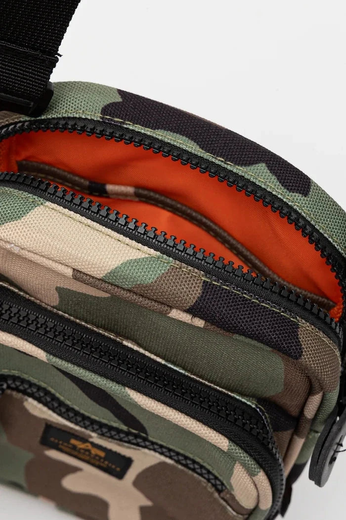 Alpha Industries Label Messenger Bag S Omuz Çantası