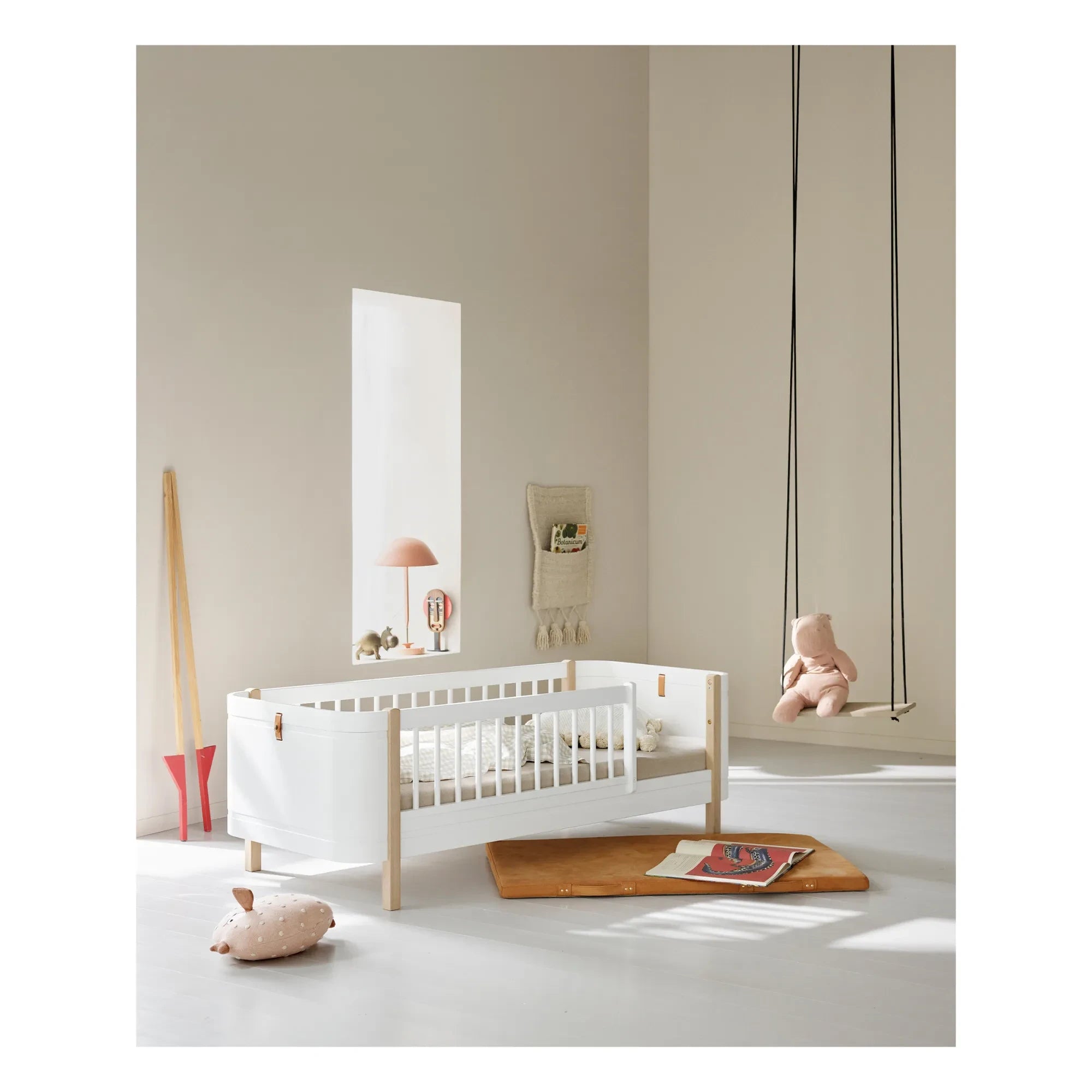 Oliver Furniture - Ahşap Mini+ beşik yatak, junior kit dahil | Meşe