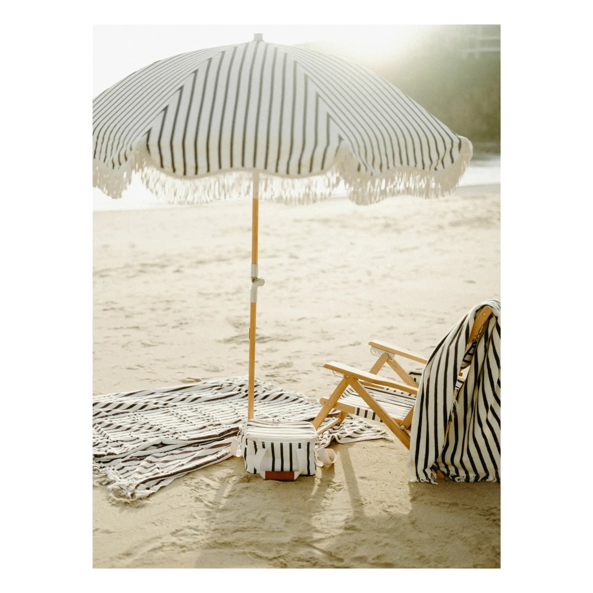Business & Pleasure Co. – Premium Sonnenschirm mit Fransen | Schwarz