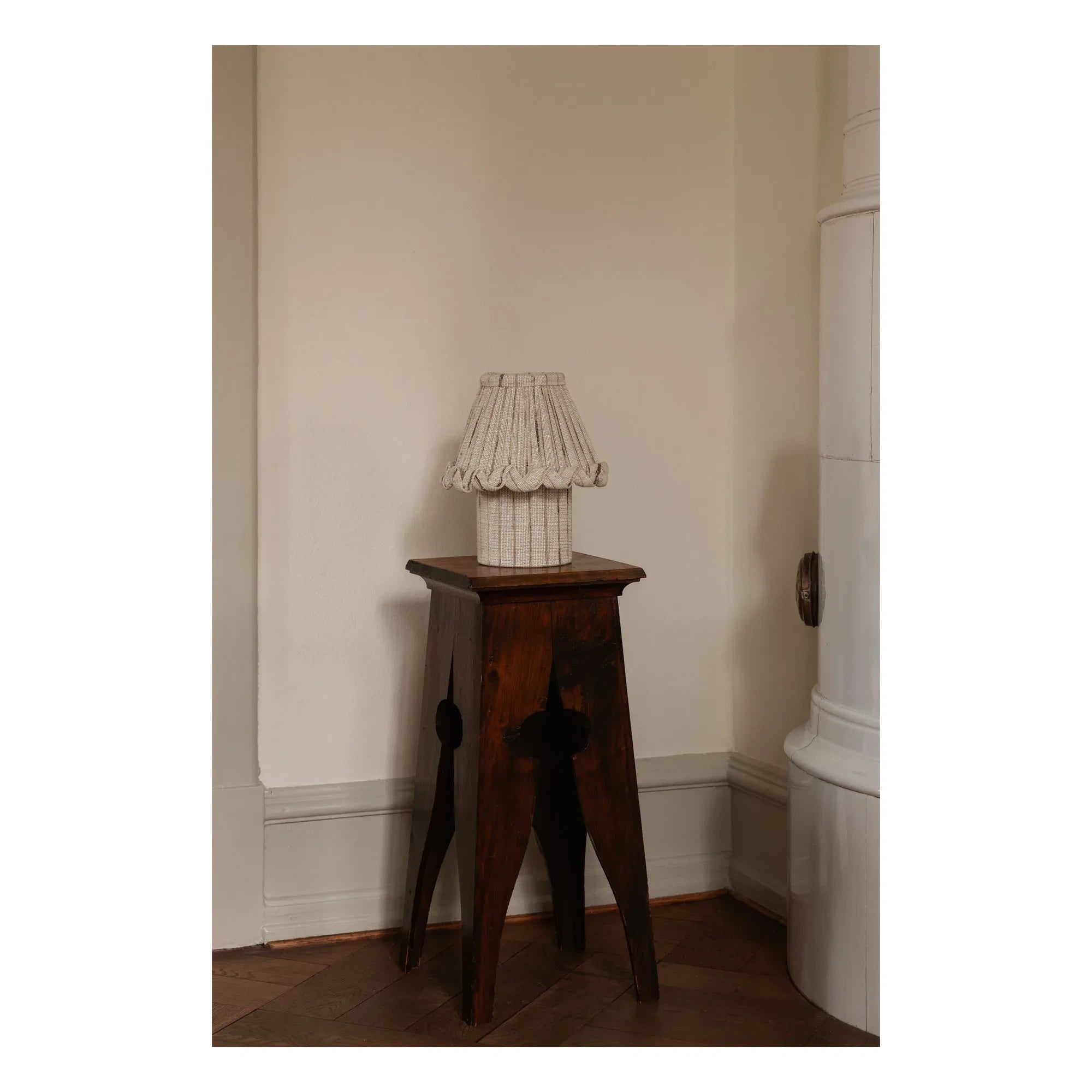 Olsson & Jensen - Shiva linen table lamp | Cream