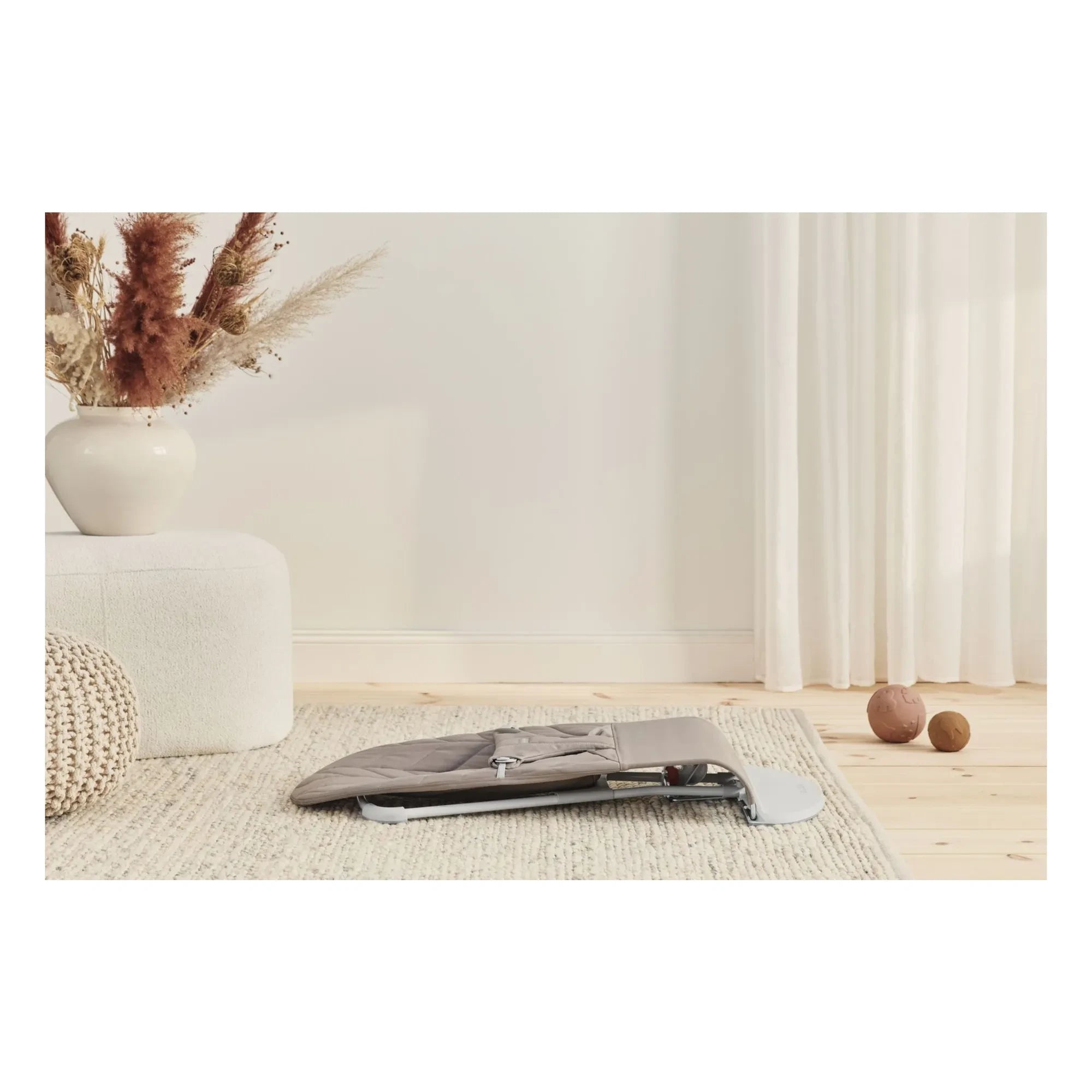 BabyBjörn - Petal Quilted Cotton Bliss Recliner | Sand