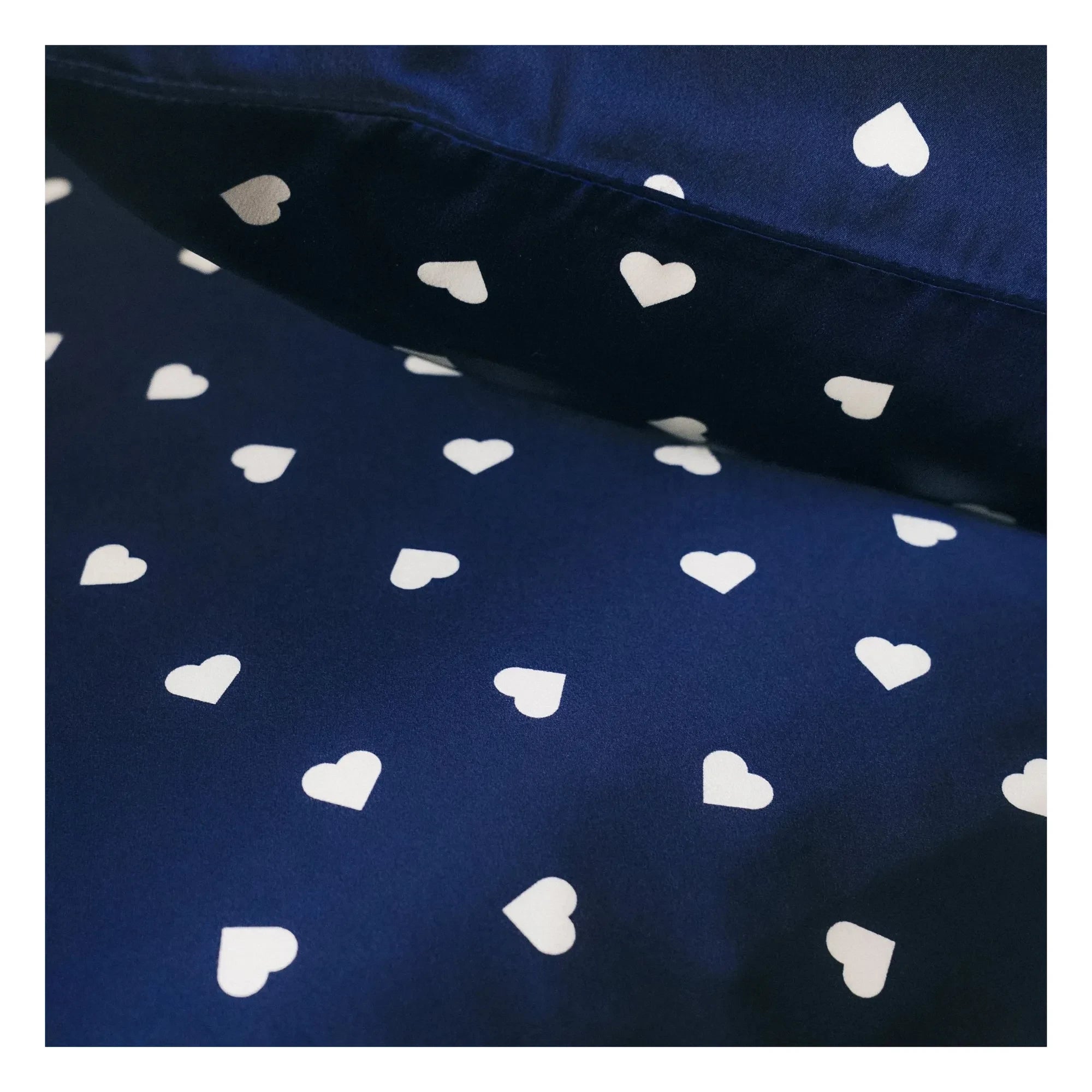 Emily's Pillow - Heart Patterned Mulberry Silk Pillowcase | Midnight Blue