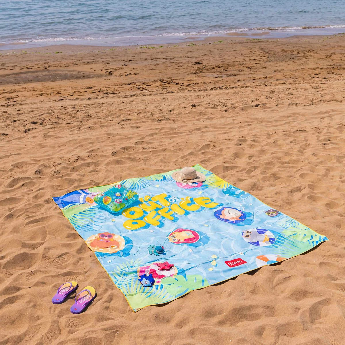 Legami - Out of Office Maxi Beach Towel
