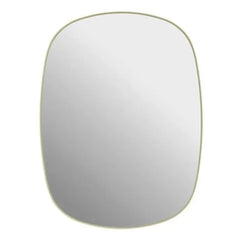 Muuto - Gerahmter Spiegel 59x44 cm | Blassgelb