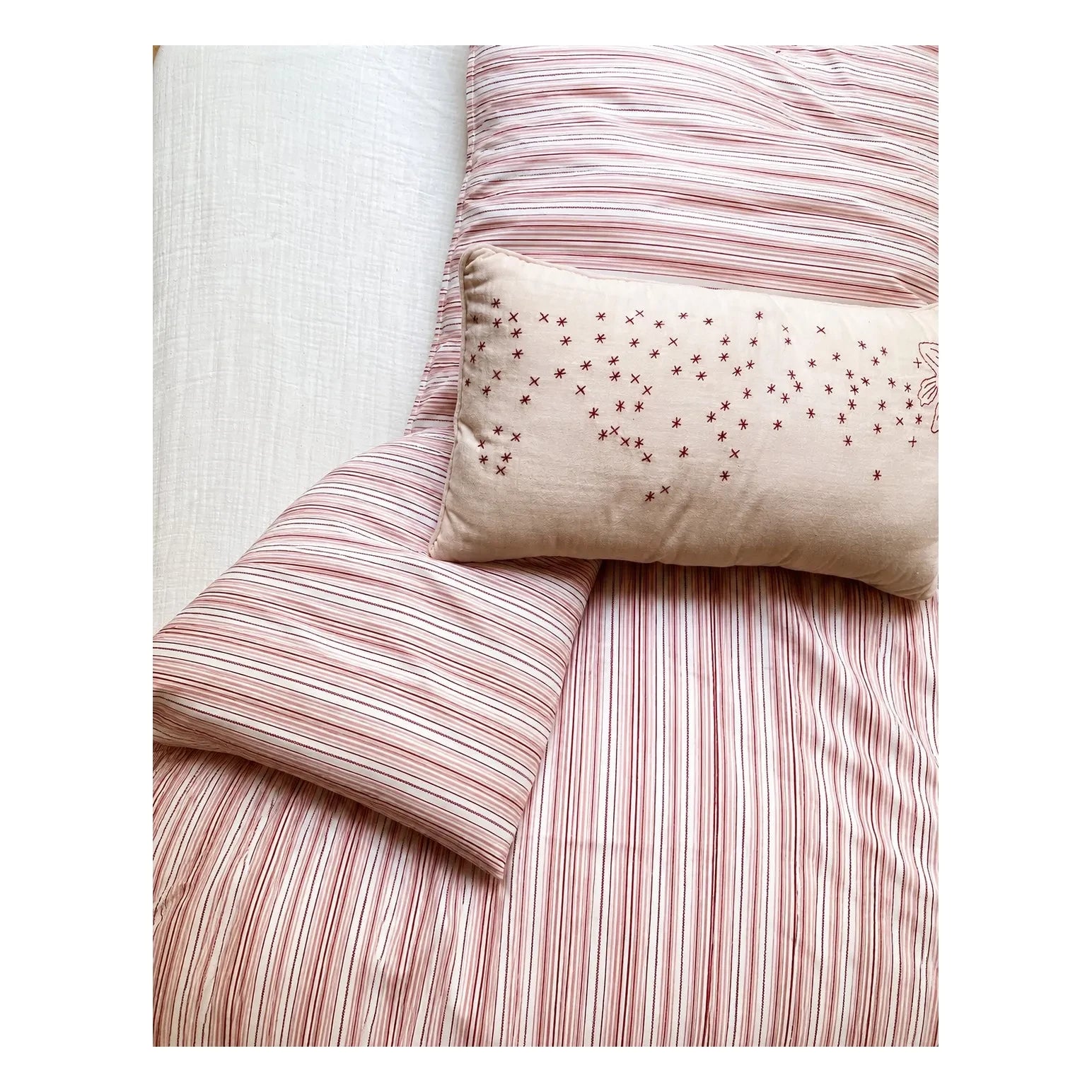 Editions Aimable - Paulette طقم غطاء لحاف | Raspberry Stripes Poplin