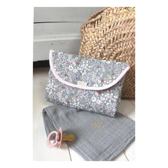 Barnabé aime le café - Katie Travel Changing Mat | Gray