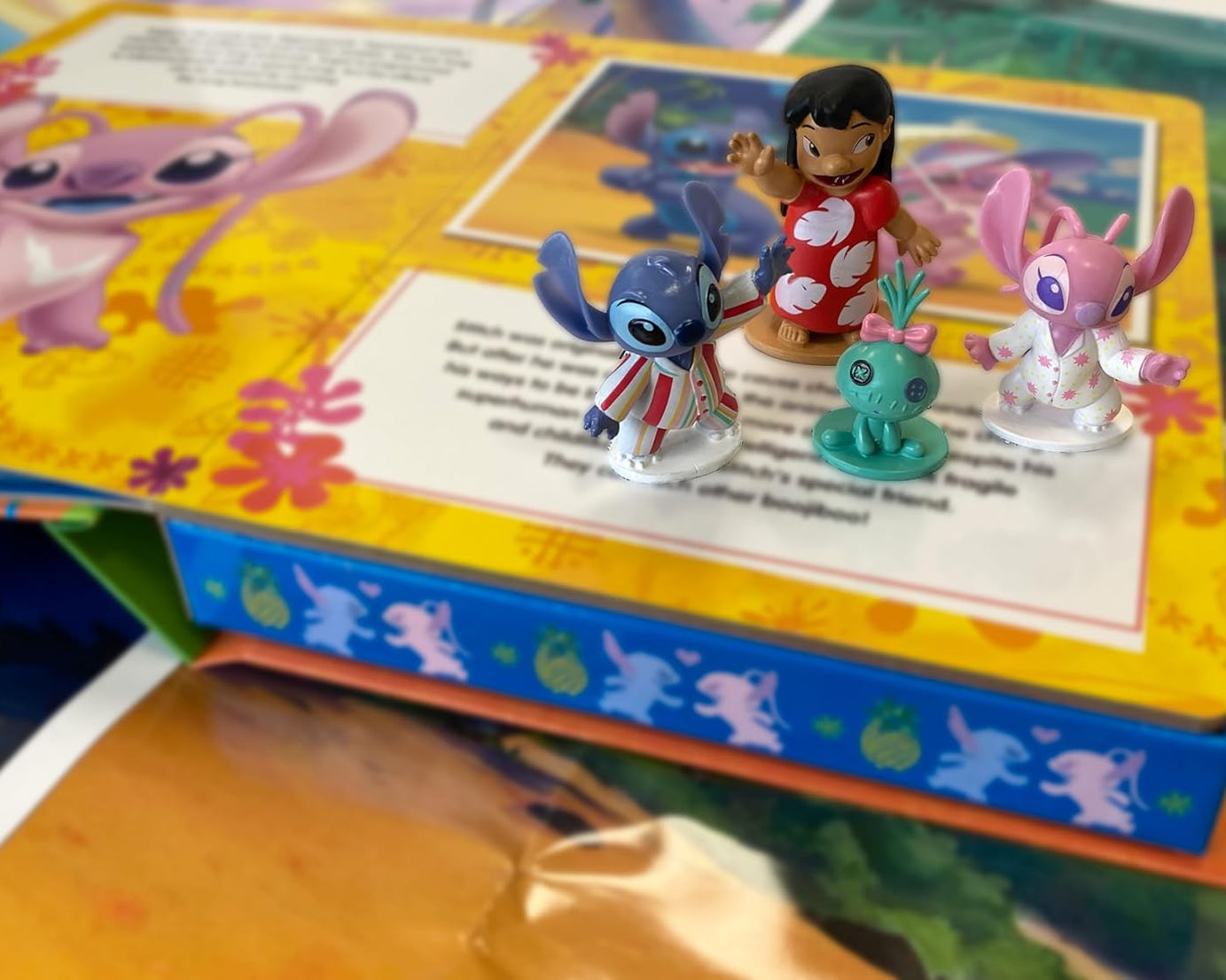 Phidal - Livro de Atividades e Histórias em Inglês com Boneco Stitch