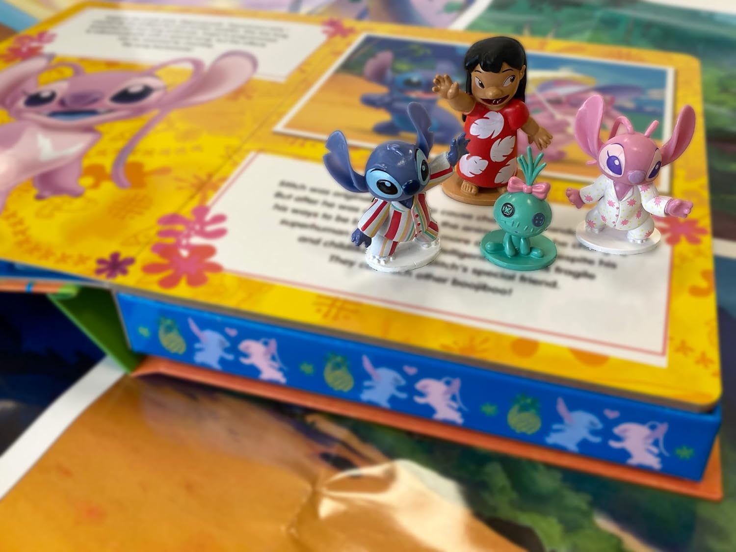 Phidal - Livro de Atividades e Histórias em Inglês com Boneco Stitch