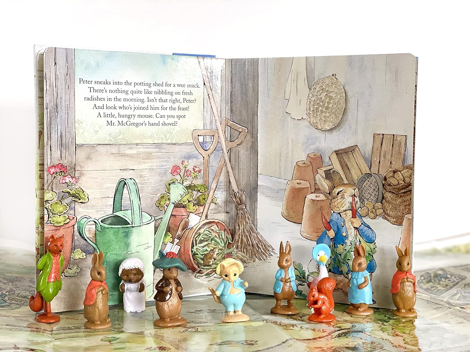 Phidal - Libro de actividades e historias en inglés con figura de conejo Peter