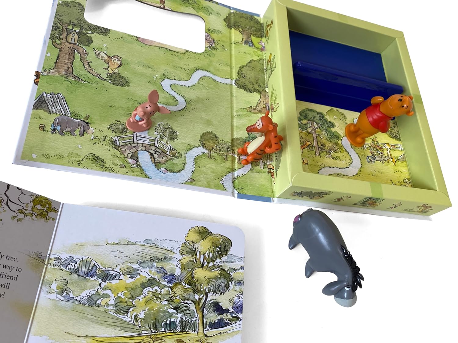 Phidal - Winnie the Pooh Cuentos Chismosos Libro de Actividades e Historias en Inglés con Figura de Juguete