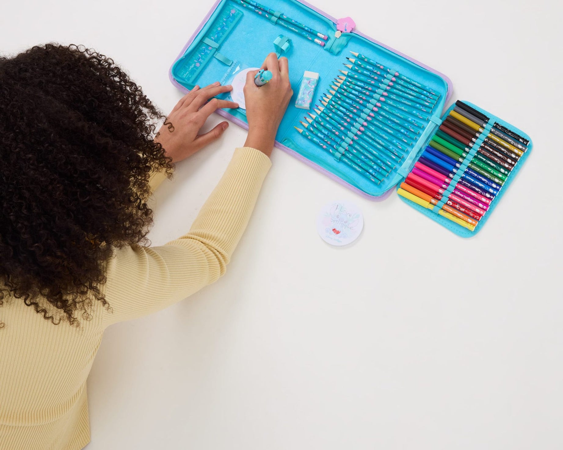 Smiggle - Set de papeterie Stitch et trousse à crayons