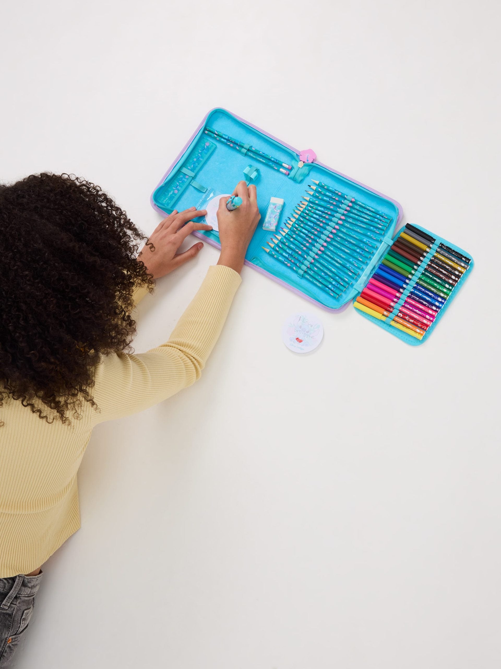 Smiggle - Stitch 文具套装和铅笔盒