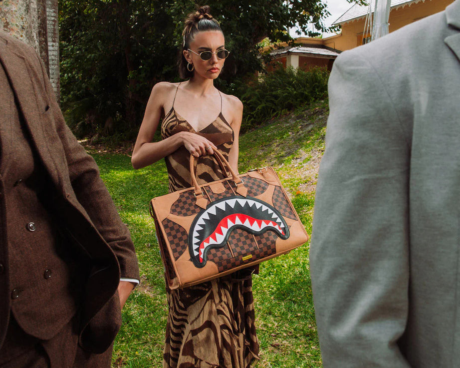 Sprayground - Bolsa de viaje pirámide Hennyville