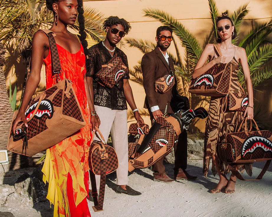 Sprayground - Bolsa de viaje pirámide Hennyville