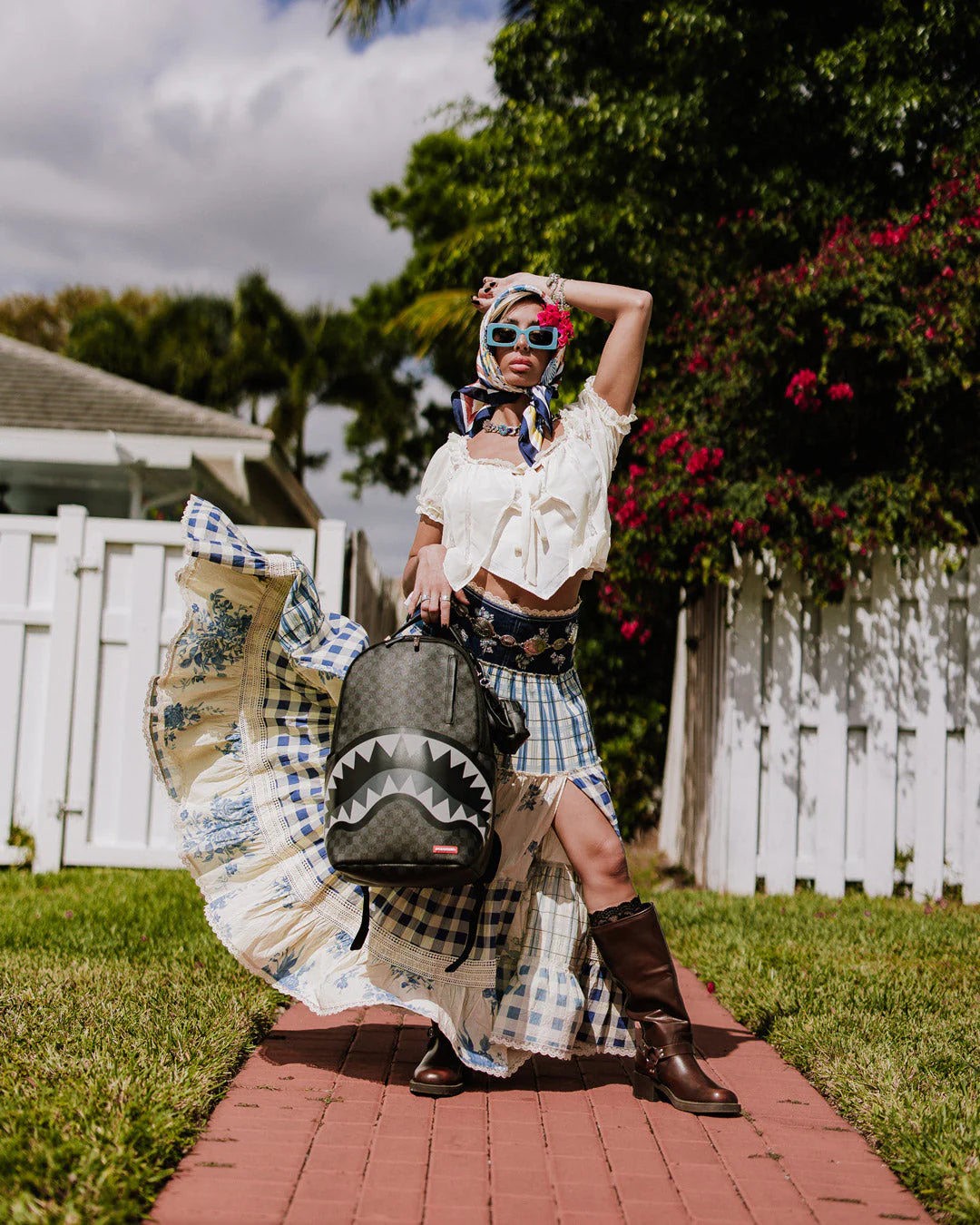 Sprayground - Lights Out Paris'te Köpekbalıkları Sırt Çantası