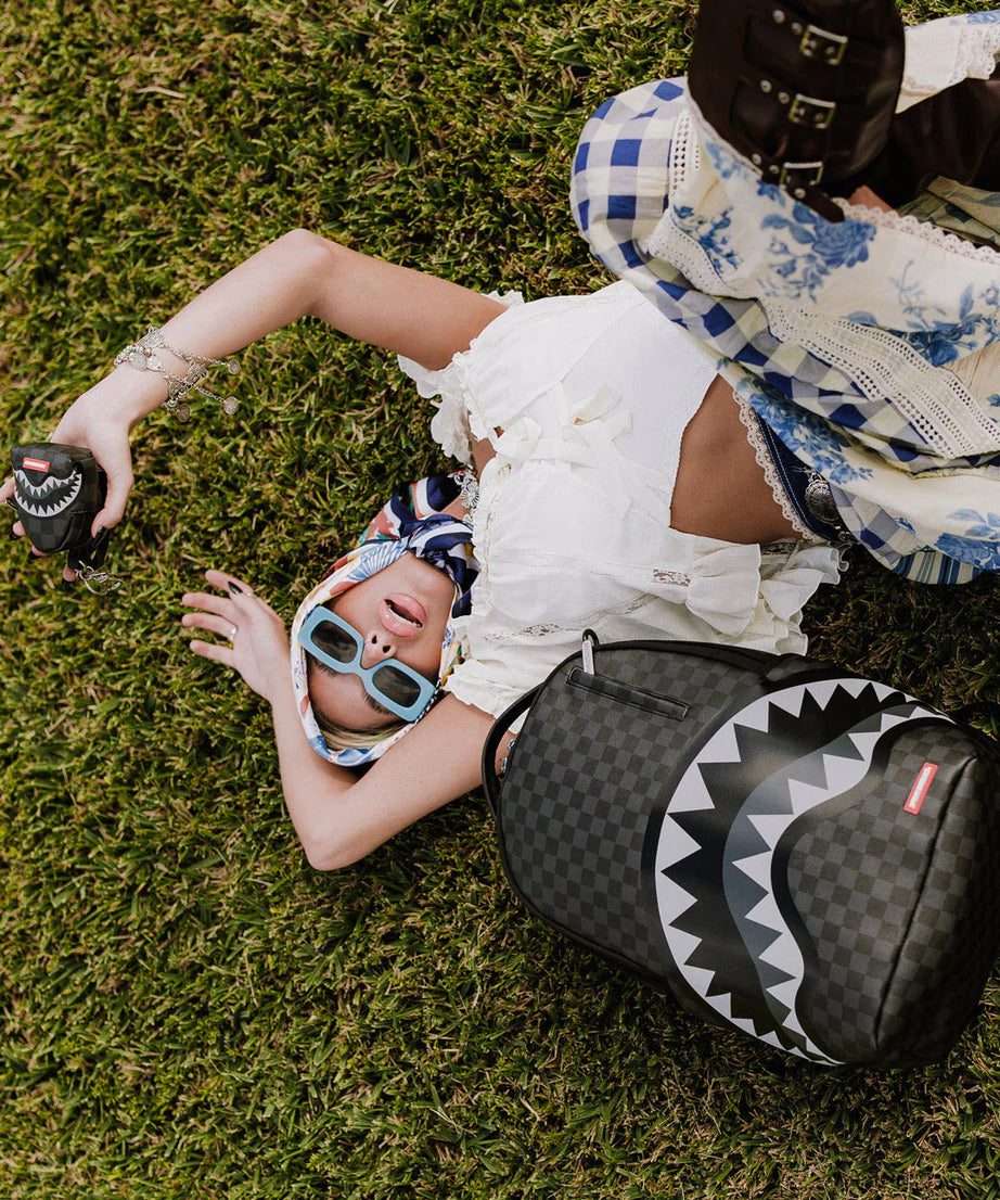 Sprayground - Lights Out Paris'te Köpekbalıkları Sırt Çantası