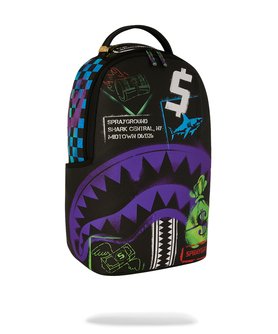 Sprayground - शार्क सेंट्रल एक्स डीएलएक्सएसवी पीठ बैग आउटलेट
