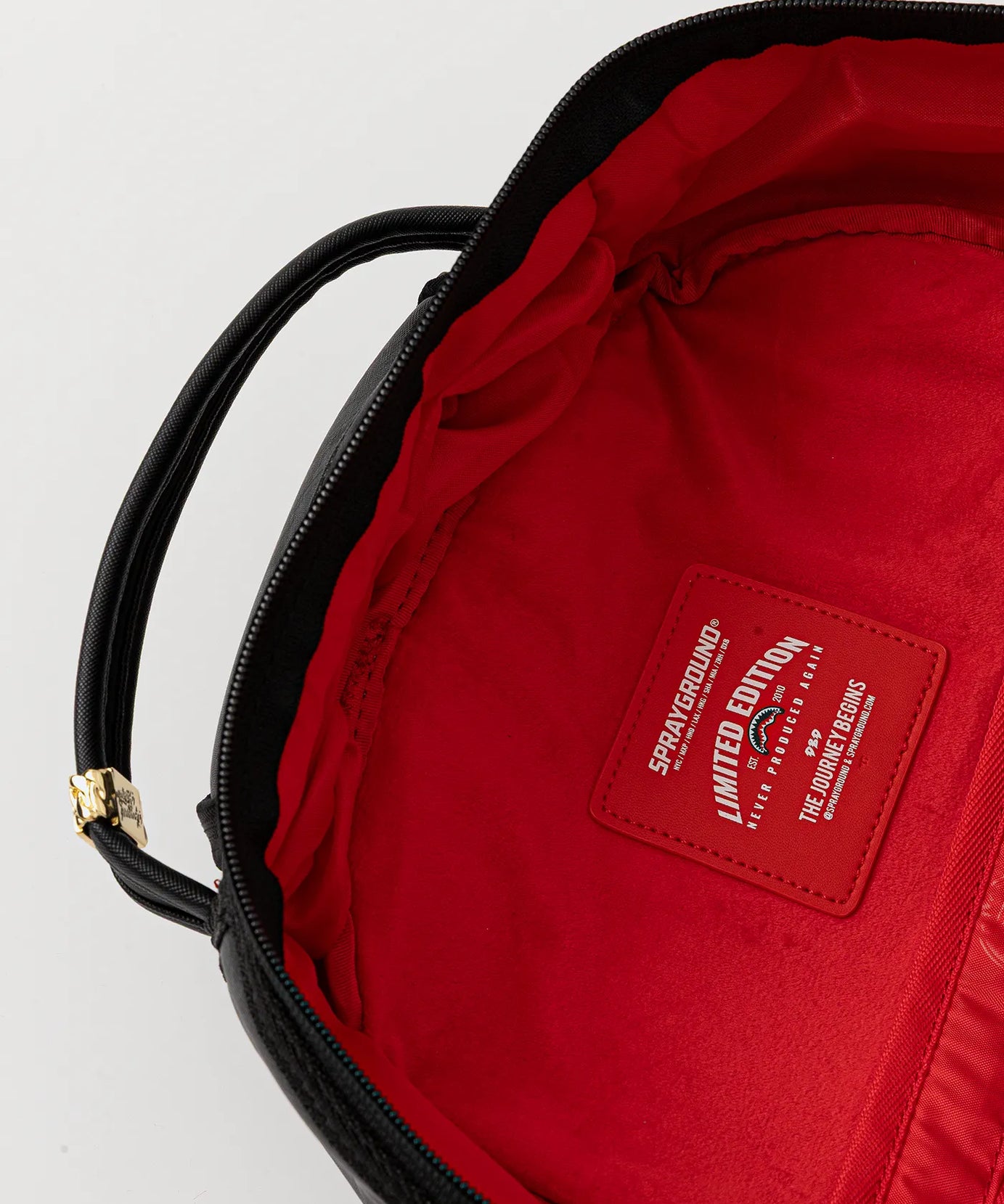 Sprayground - 史努比绘画鲨鱼Dlxsv背包